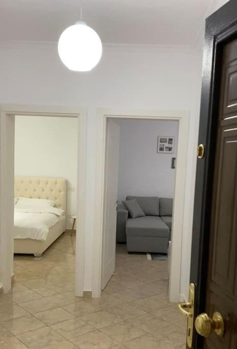 Es Apartment Tirana Esterno foto